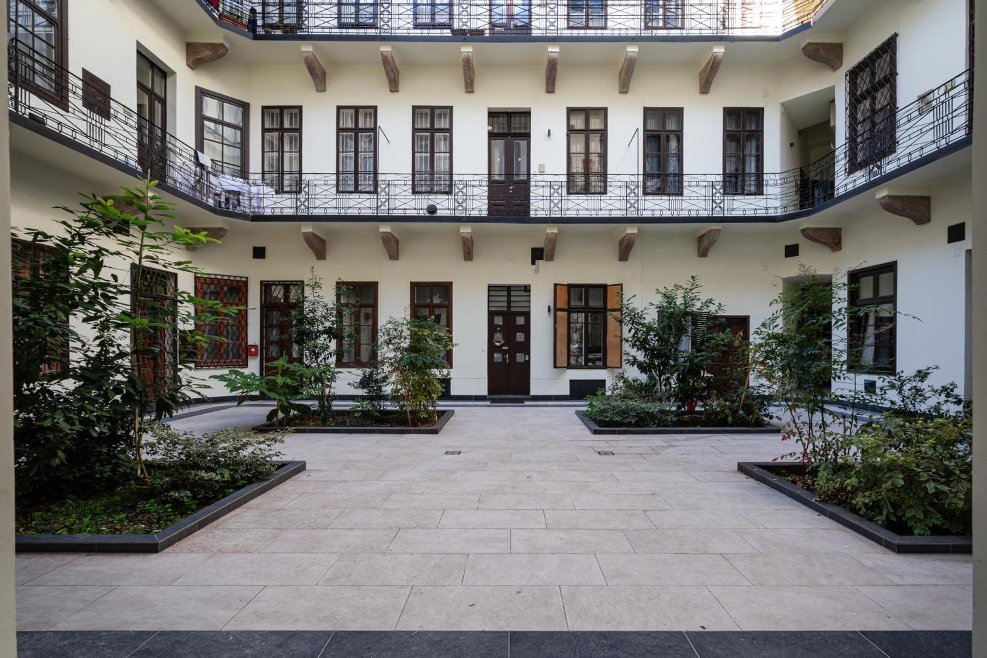 Kiraly 44 Luxury Apartment With Free Parking Budapest Exterior photo